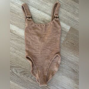 Domino Swim With Tortoise Hoops